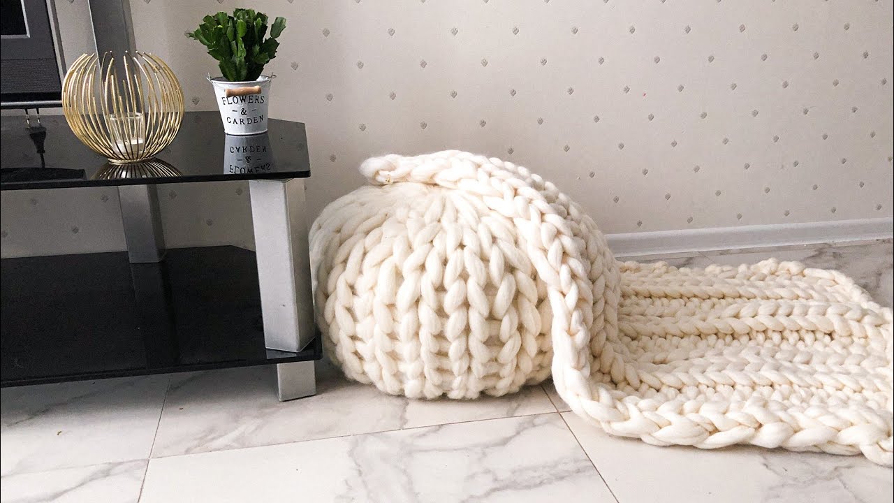 HOW TO KNIT A MERINO WOOL POUF BY HAND IN 30 MINUTES OR LESS!
