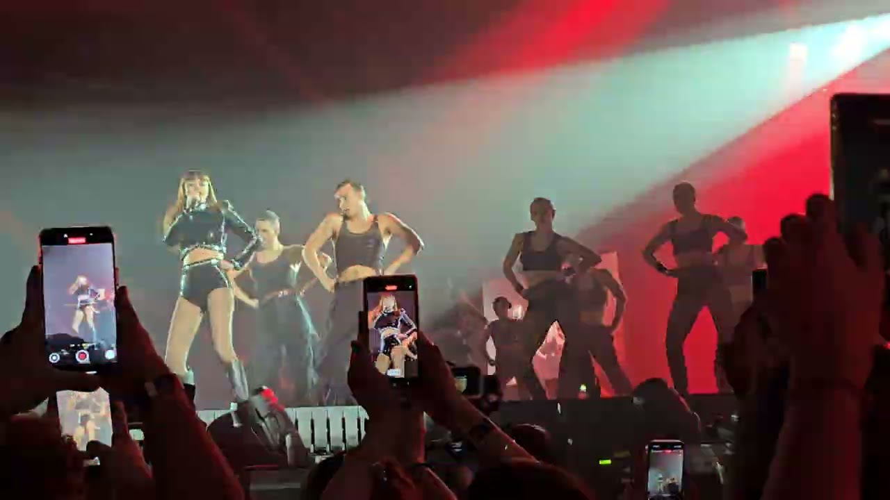 Annalisa - Sogno n°1 + Intro + Dipende (Jesolo) (Ma Noi Siamo Fuoco - Capitolo 1 - 15 Novembre 2025)