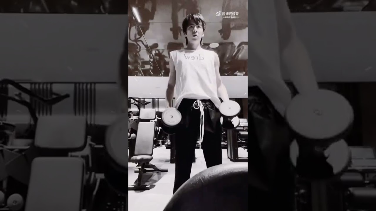 Liu Yuning shows his workout process in laests weibo update