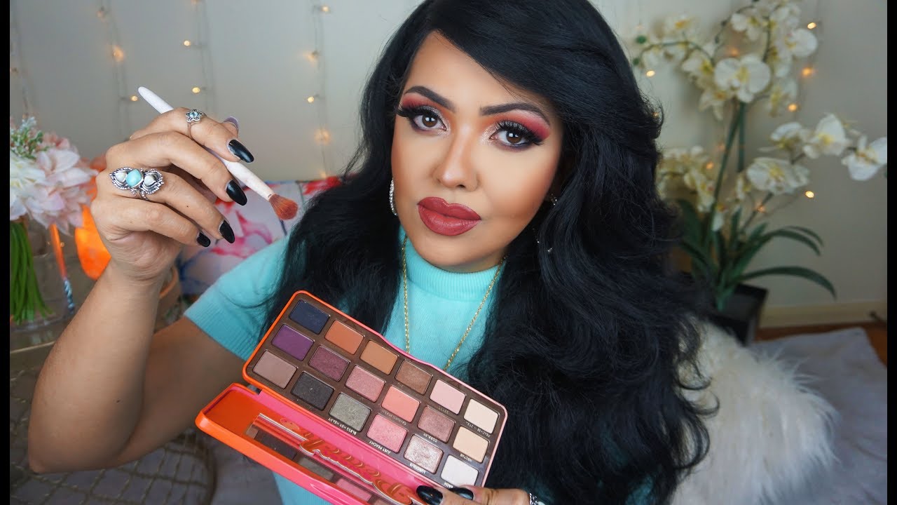 ASMR doing your glamourous makeup