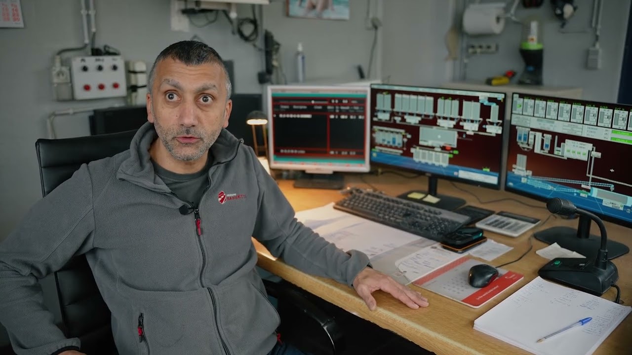 Jean-Charles, responsable plant Chez Magn&eacute;e Enrob&eacute;s