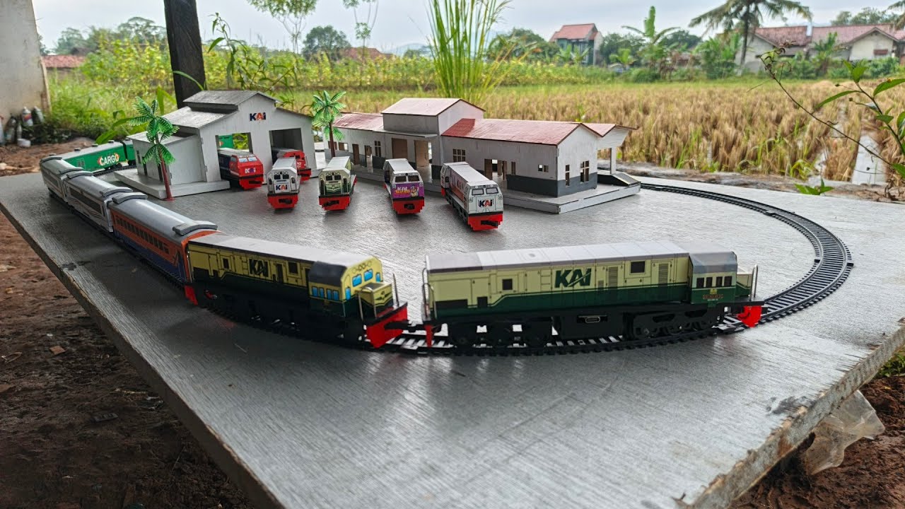 Merakit dan roling mainan kereta api, ada dua lokomotif cc 201 vintage di bikin double traksi 😱