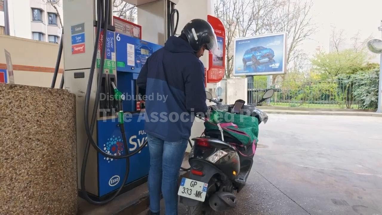 Oil price surge raises concerns among motorists in France