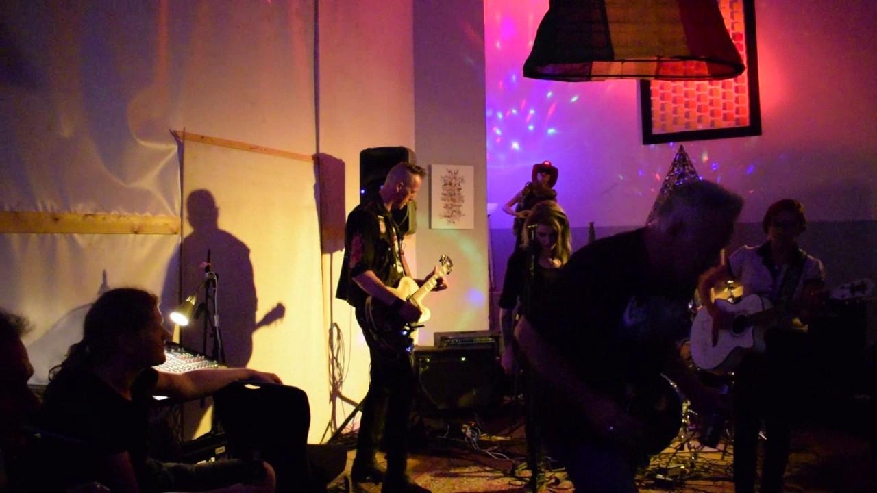 Tennessee Alien - Don't Give A Toss (Krewmen cover / try out gig at KOFA)