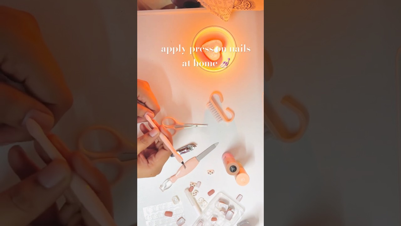 How to apply press on nails at home 💅🏻