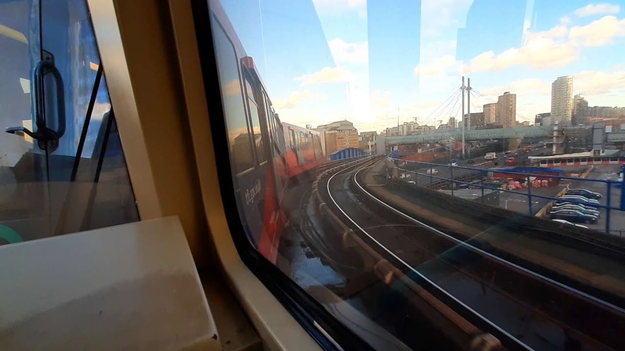 Секреты DLR от Кэнэри-Уорф до Стратфорда в Лондоне
