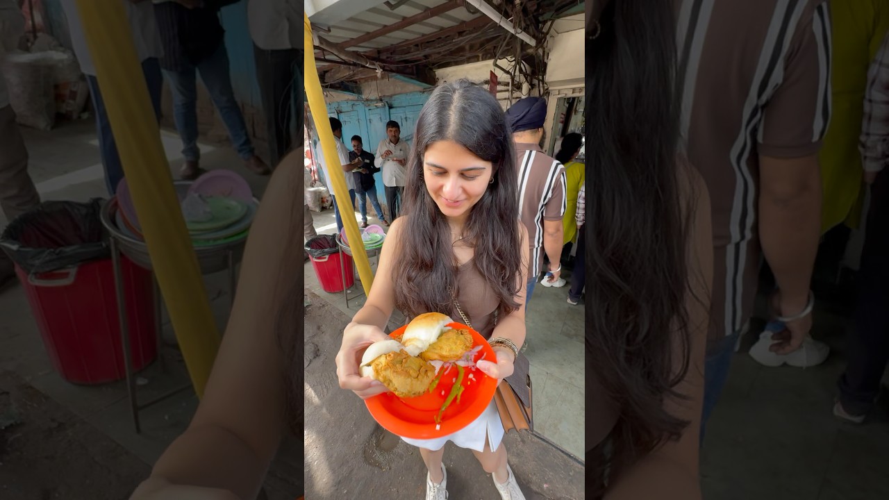 Pune&rsquo;s viral vada pav | Maharashtra&rsquo;s oldest taste | Best vada pav authentic | Garden Vada pav Camp