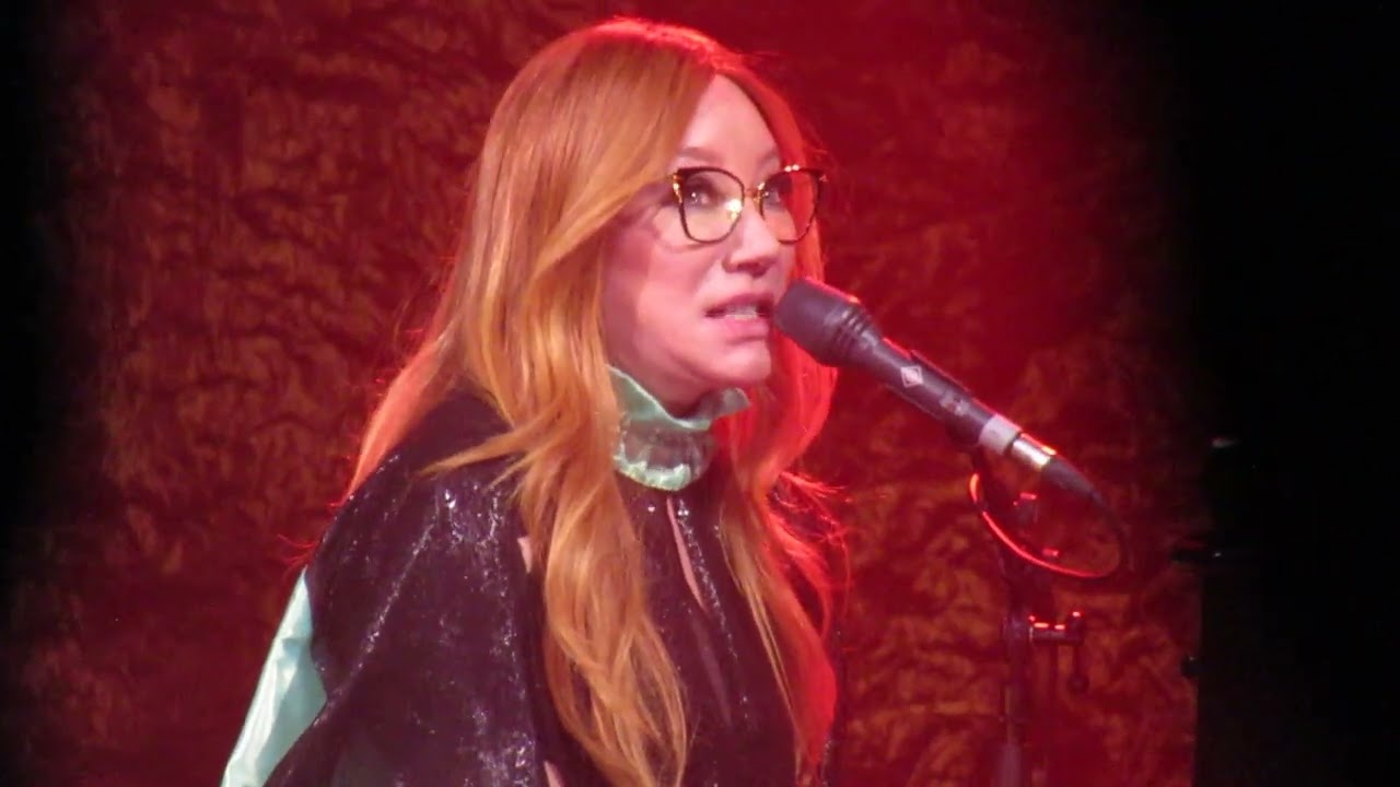 Tori Amos Amsterdam April 7th 2023  - Improv + Roosterspur Bridge