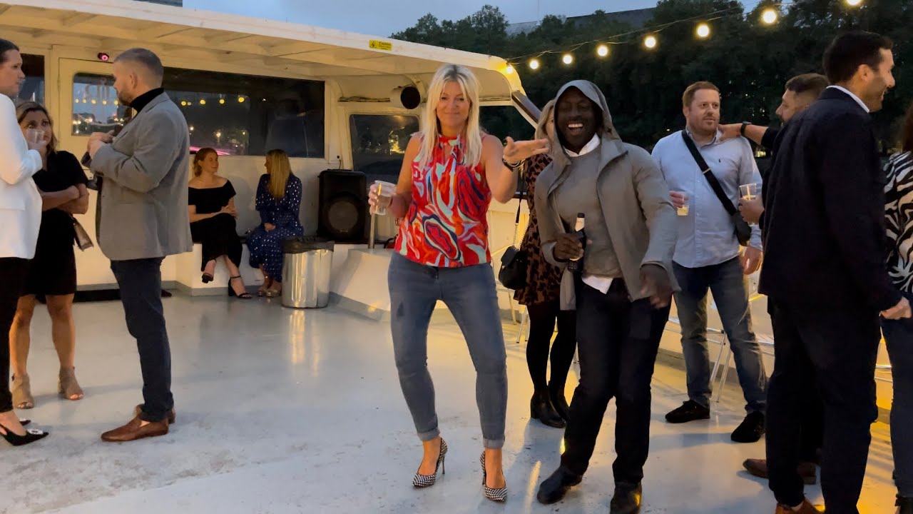 Drunk Saturday night, Boat party London river Thames 🇬🇧