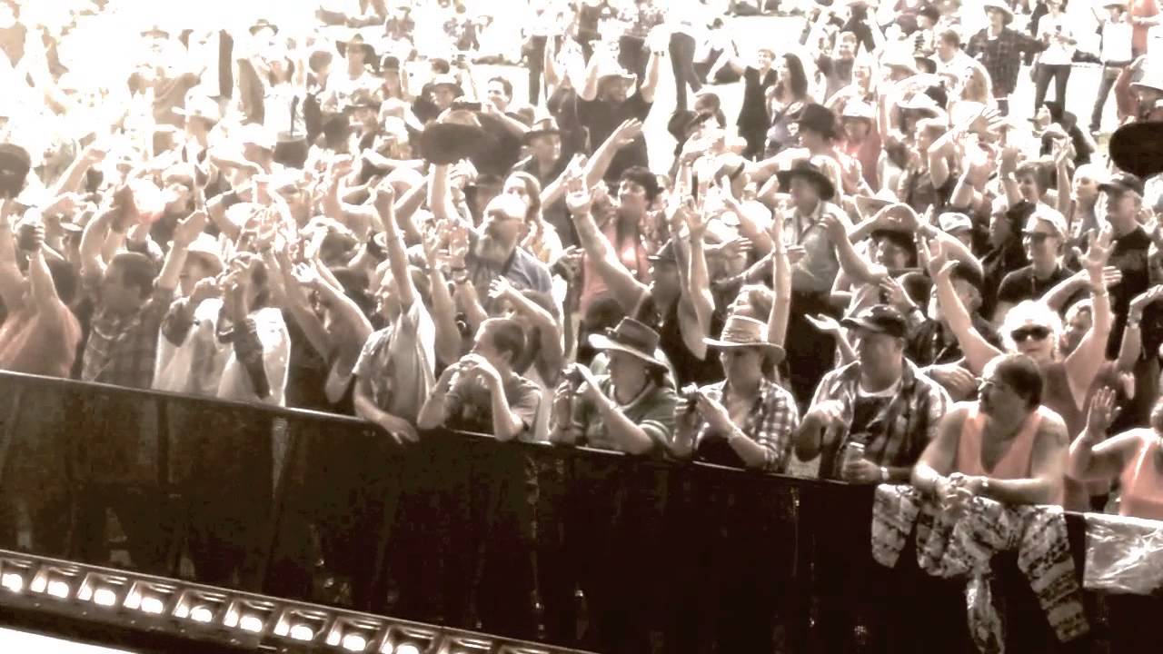 Russell Morris - Black Dog Blues - OFFICIAL VIDEO