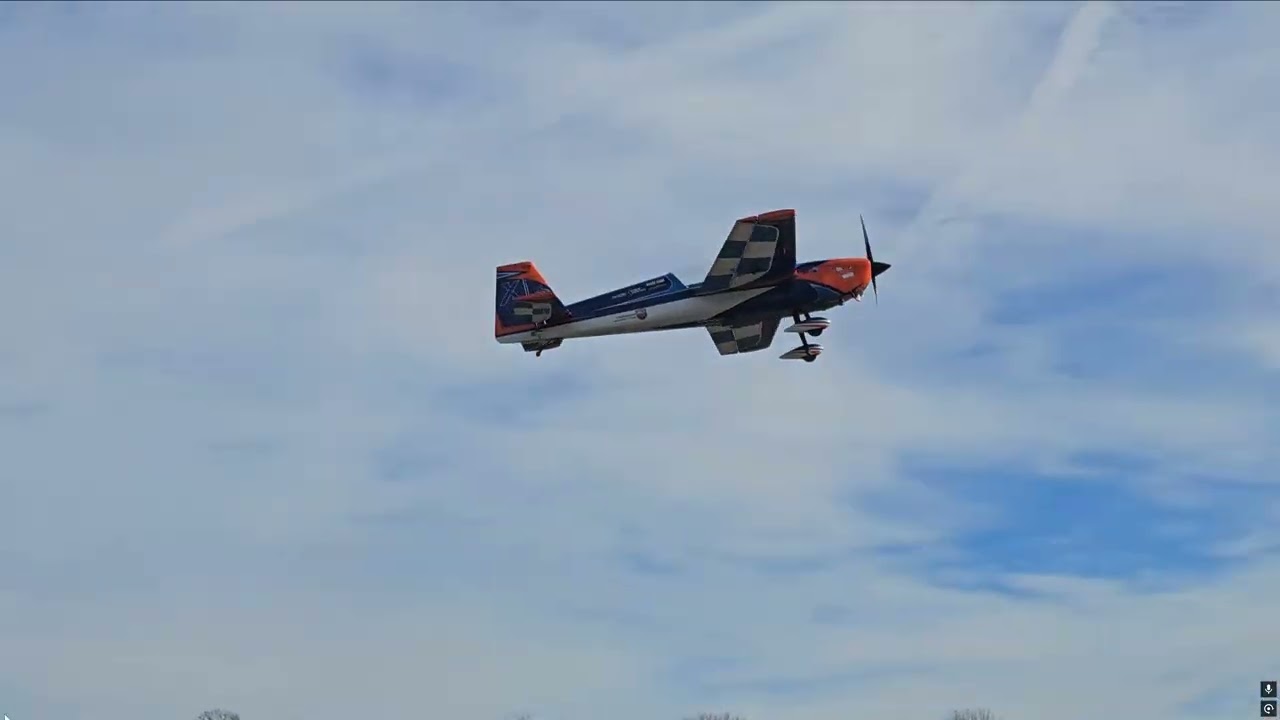 Christmas Eve Flight , Extreme Flight Extra 300 , Sketchy Landing lol