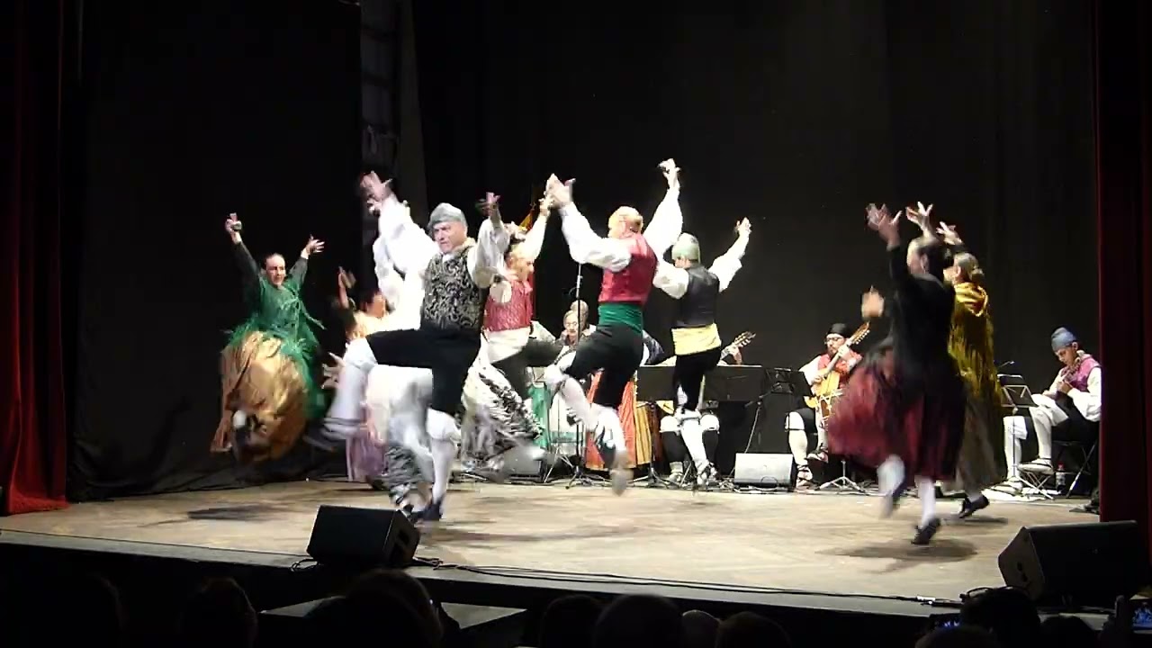 Gigantes y Cabezudos, Grupo de Baile del Centro Aragonés de Barcelona.