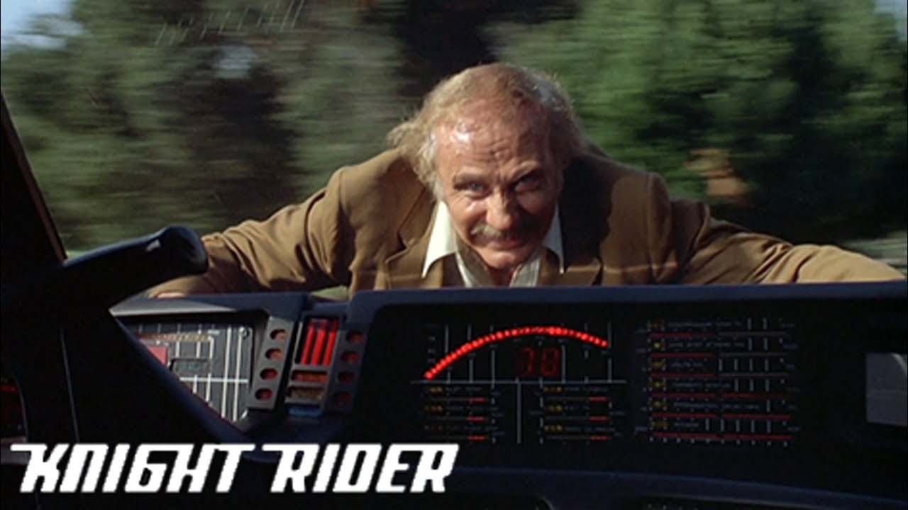 K.I.T.T. fängt einen bewaffneten Polizist  | Knight Rider Deutschland