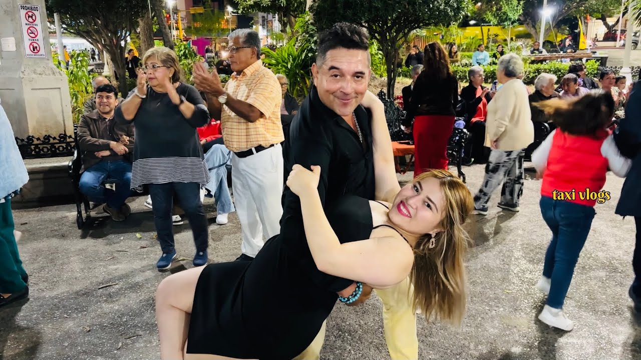 Que gran ambiente en el parque de la marimba 6 de febrero