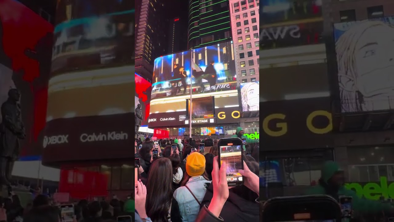 ^_^Jung  Kook Times Square New York City performance (1/5)🎭  #nuanpainy #newyorkerusa #jungkook