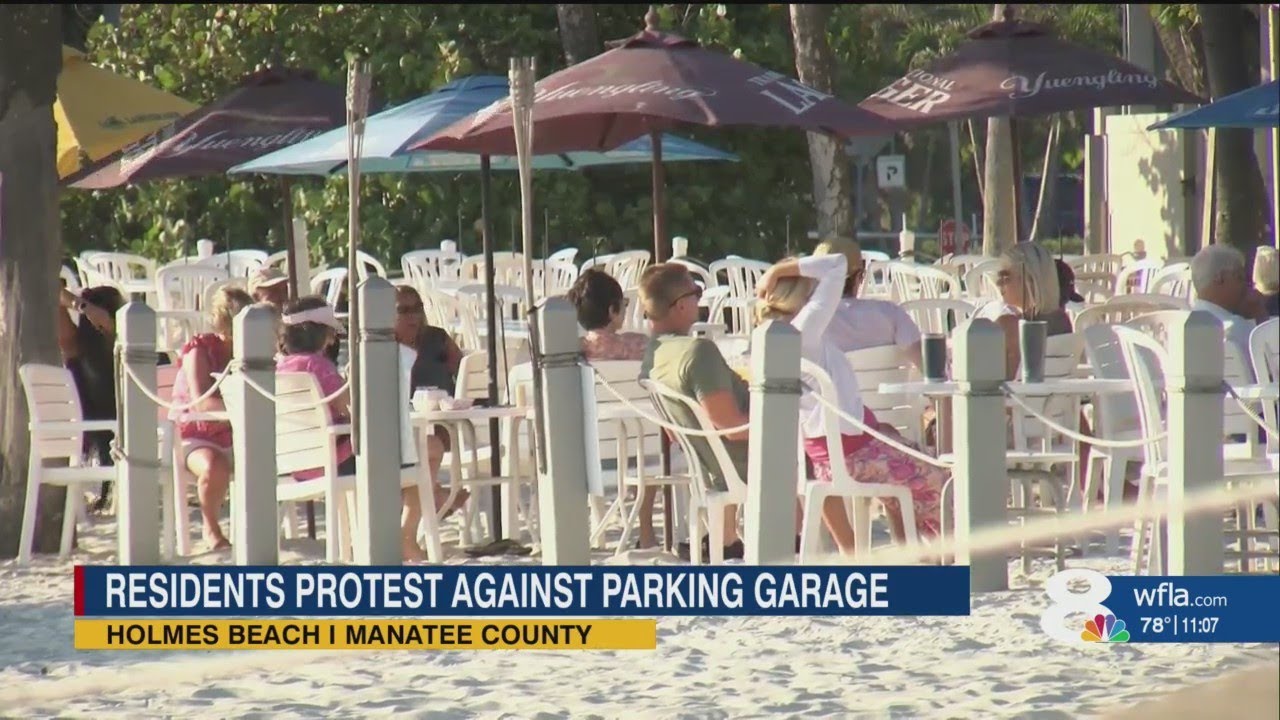Holmes Beach residents protest against parking garage