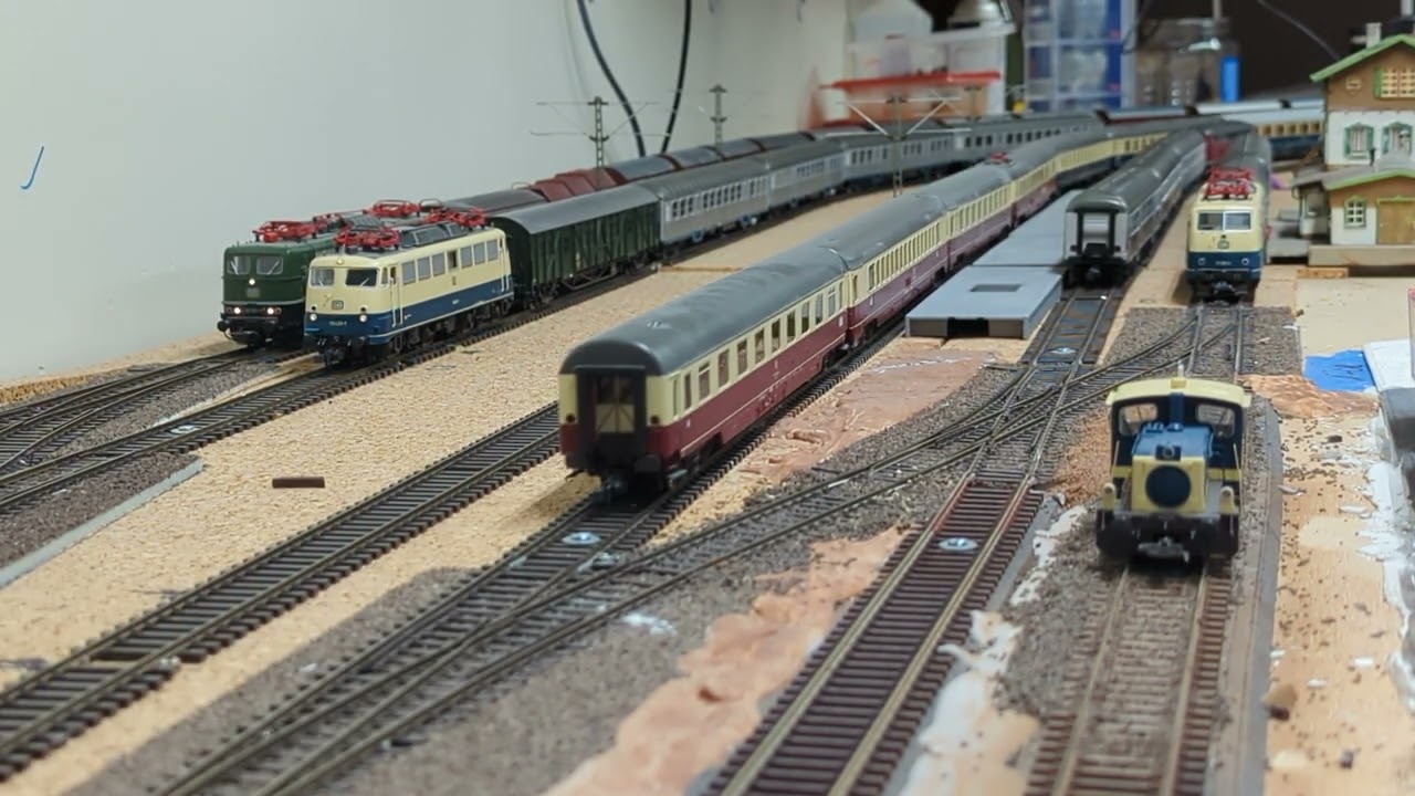 Fahrbetrieb der 80ziger Jahre im Bahnhof Ein Bisschen Deutschland in Illinois