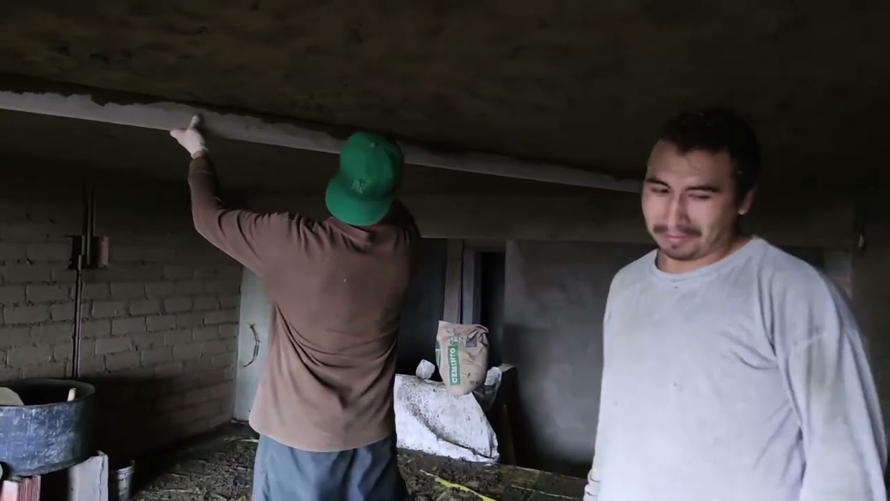 #construction #viral #acabadosdeconstrucción Como TARRAJEAR TECHO O CIELO RASO DE UNA SALA