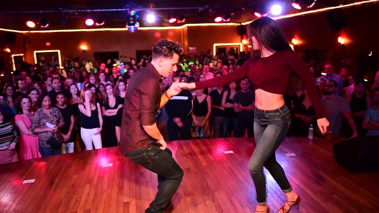 Arnold Hathazi & Wandaisha Lopez Bachata Demo@ Havana Club in Boston