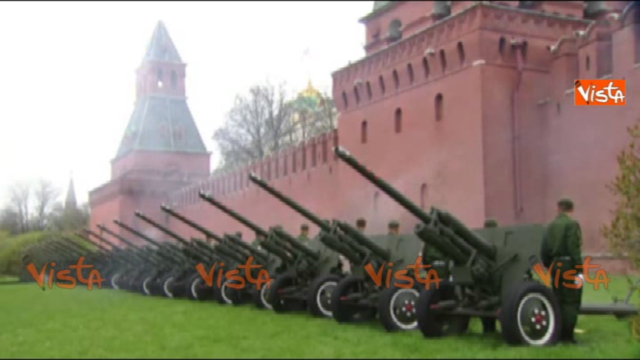 Giornata della Vittoria in Russia, maxi-parata militare sulla Piazza Rossa