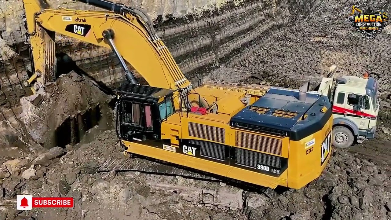 Caterpillar 390D Excavator Loads Trucks in Just 2 Passes | Interkat SA Heavy Mining Action
