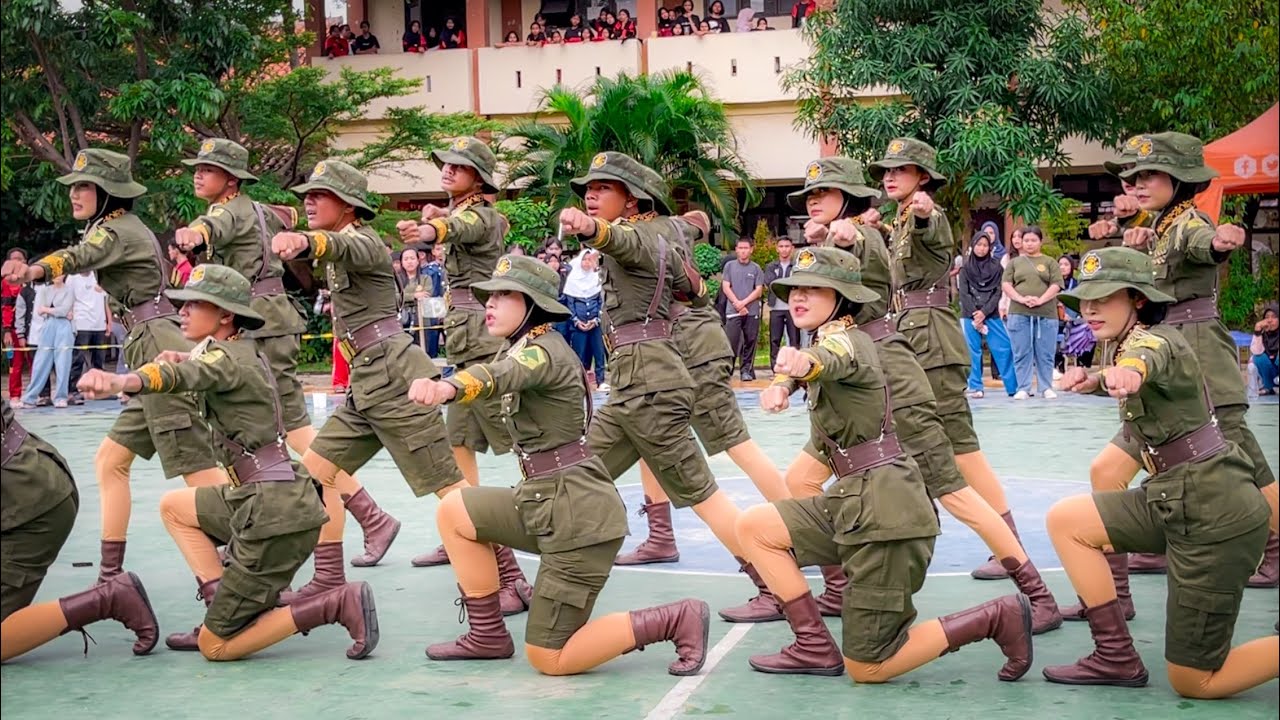 JUARA HARAPAN UTAMA 3 PASKIBRA SMPN 2 KARAWANG TIMUR B AT LKBB LOKASI 21
