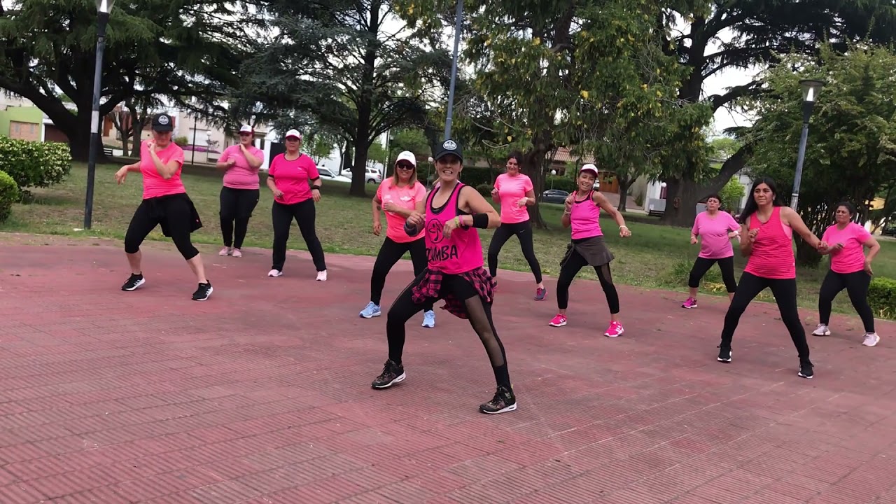 Zumba Rosa En la lucha contra el cáncer de mama