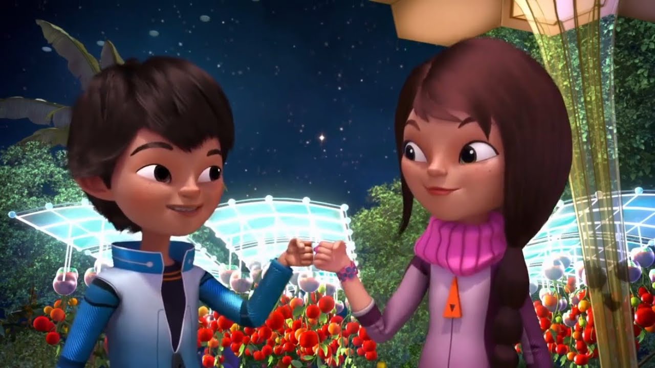 Miles & Loretta In Fistbump (4 YEARS)