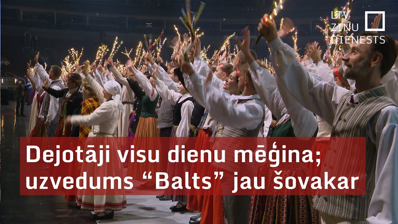 Dejotāji visu dienu mēģina; uzvedums “Balts” jau šovakar