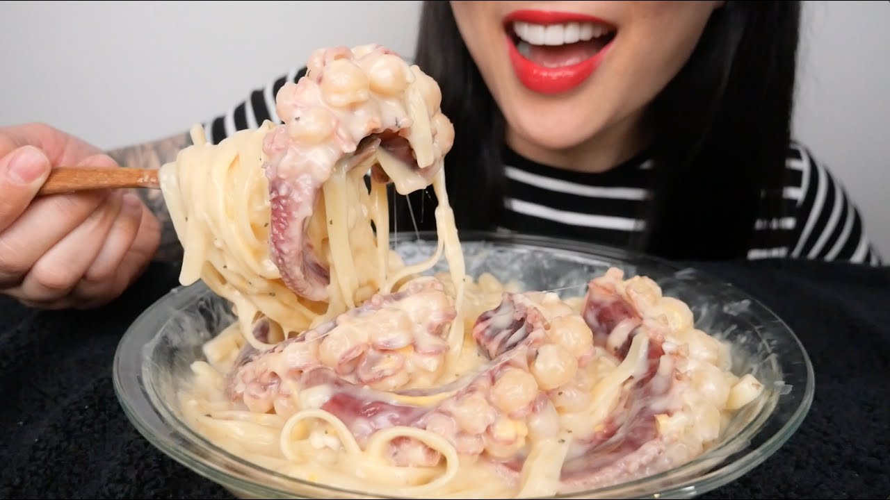 CREAMY ALFREDO WITH OCTOPUS (ASMR EATING SOUNDS) NO TALKING | SAS-ASMR