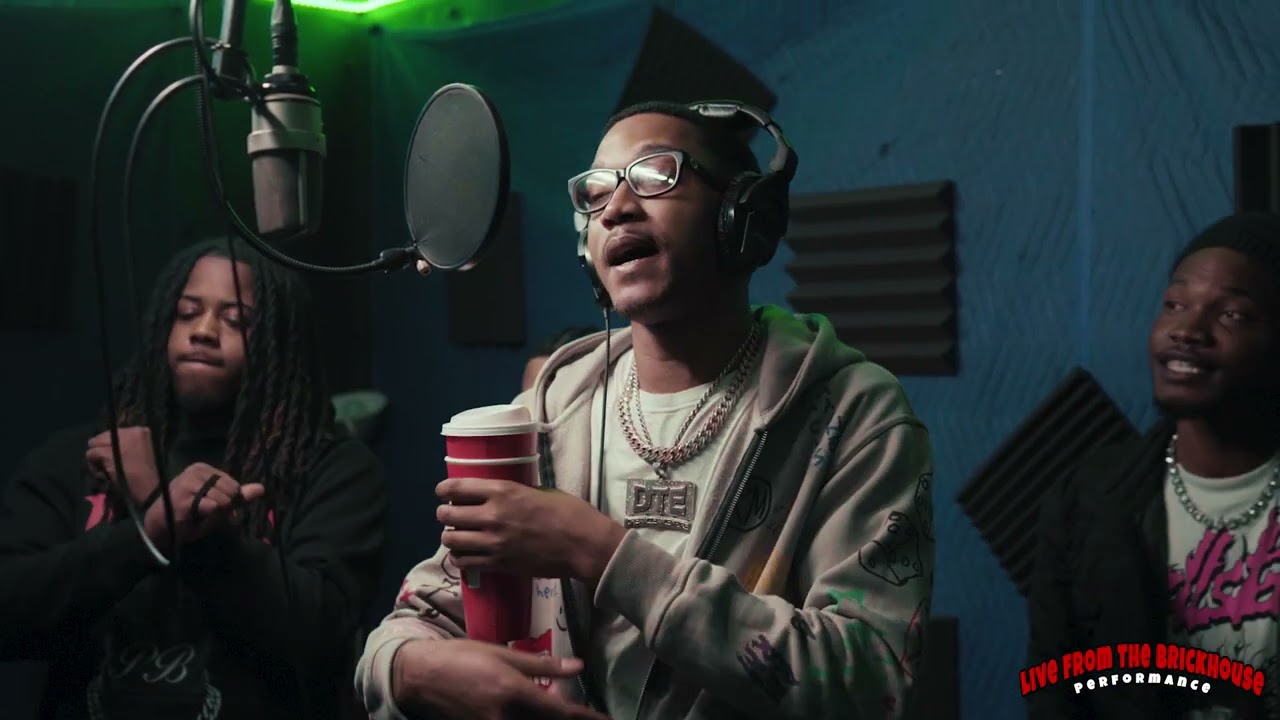Mac Heem - “Foreign Whips” ( Live From The Brick House Performance) @brickhousetv_ 