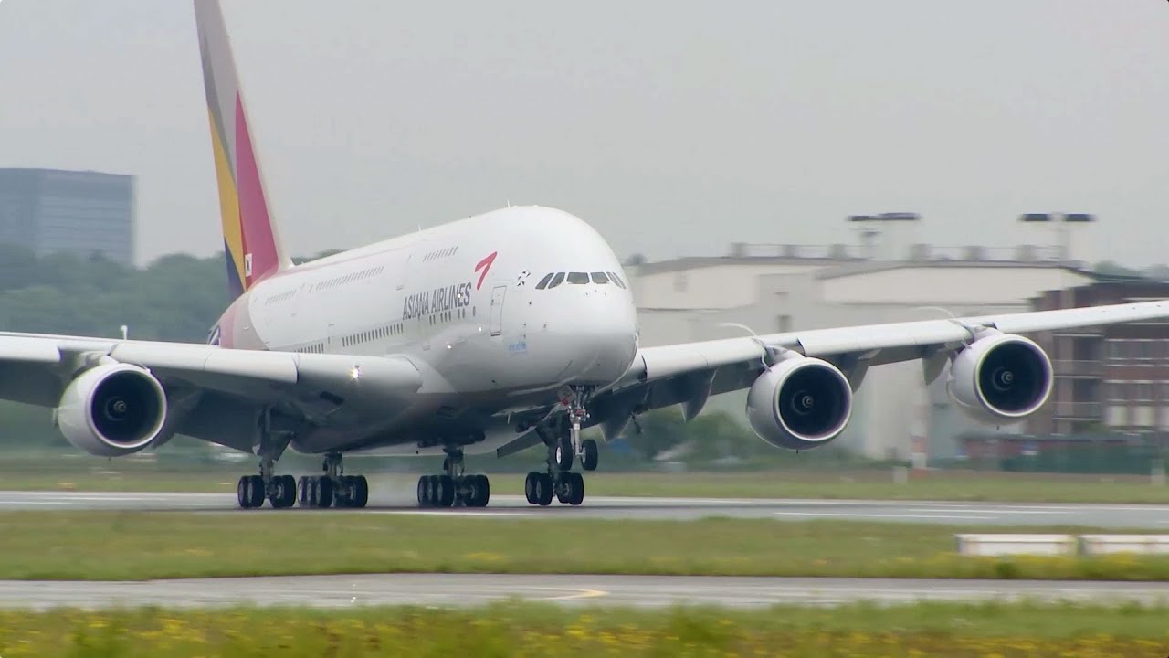 The Asiana Airlines Airbus A380 in Action