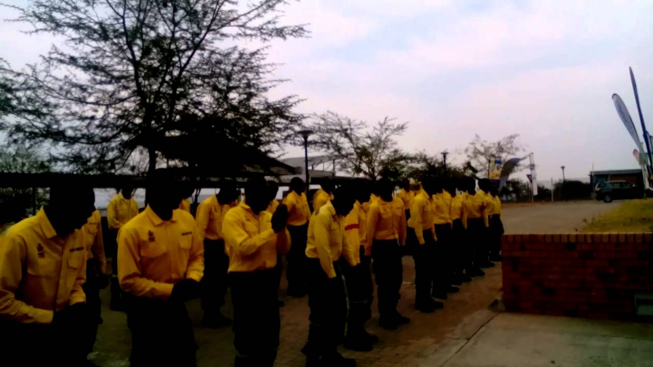 Working on Fire, Fire fighters drilling to show discipline