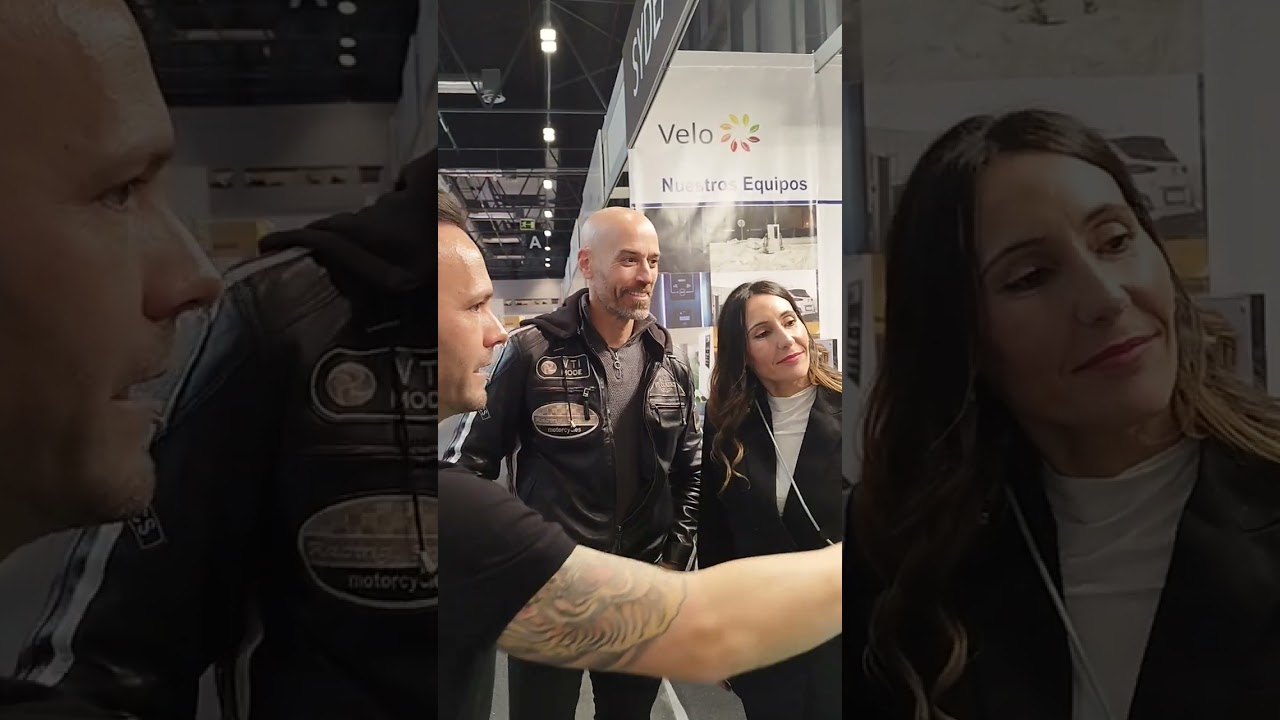Me encuentro con el compañero Gilen  viendo novedades de Velo Energy en Feria Genera 2024 en IFEMA