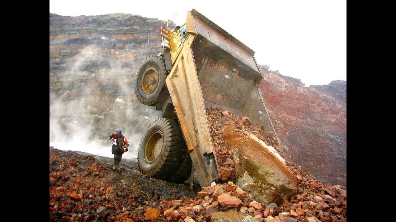 Heavy machinery accidents, mishaps and other interesting mining photos