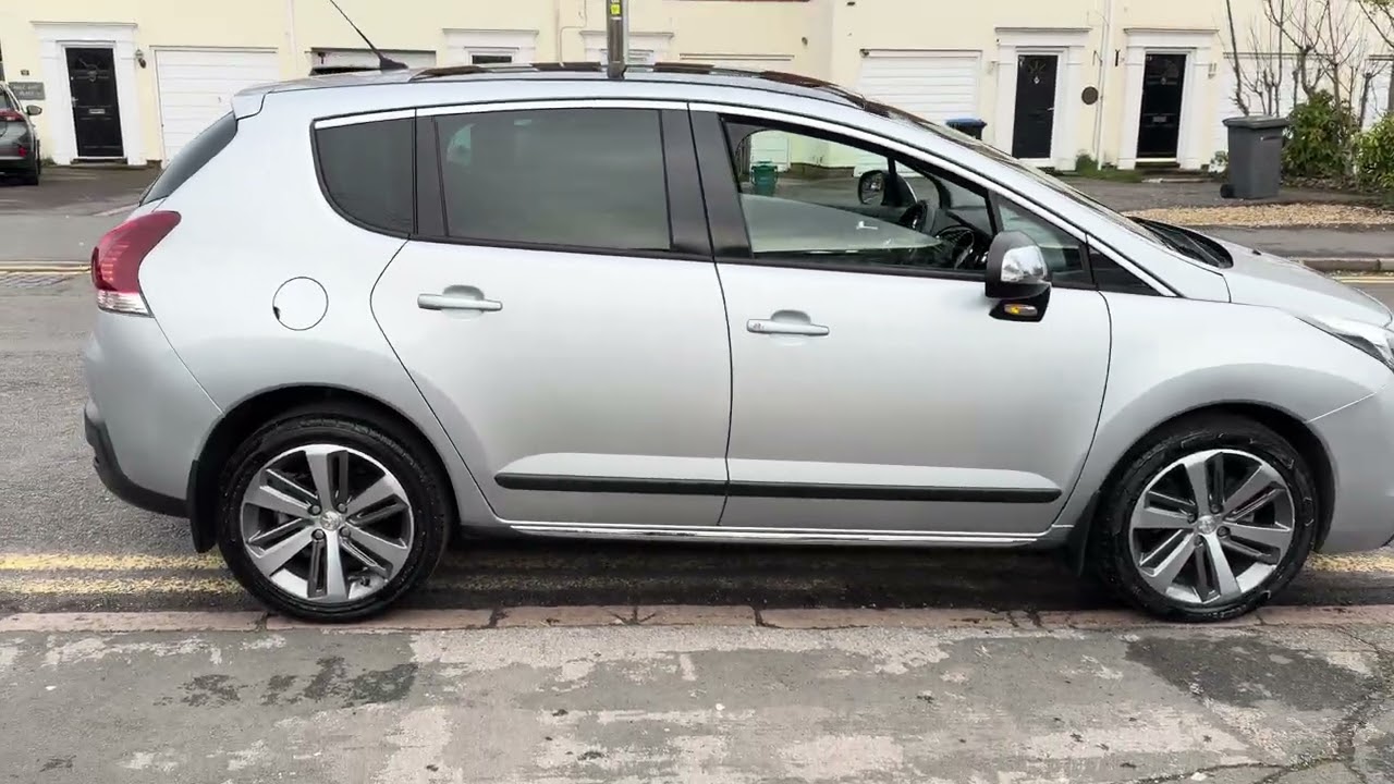 Peugeot 3008 1.2 E-THP 130 P/T ALLURE MPV