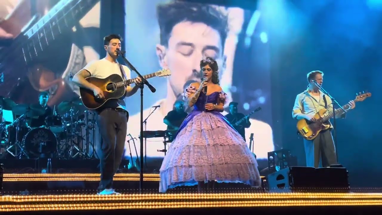 Here - Mumford & Sons with Sierra Ferrell - Leeds First Direct Arena - 30/11/25