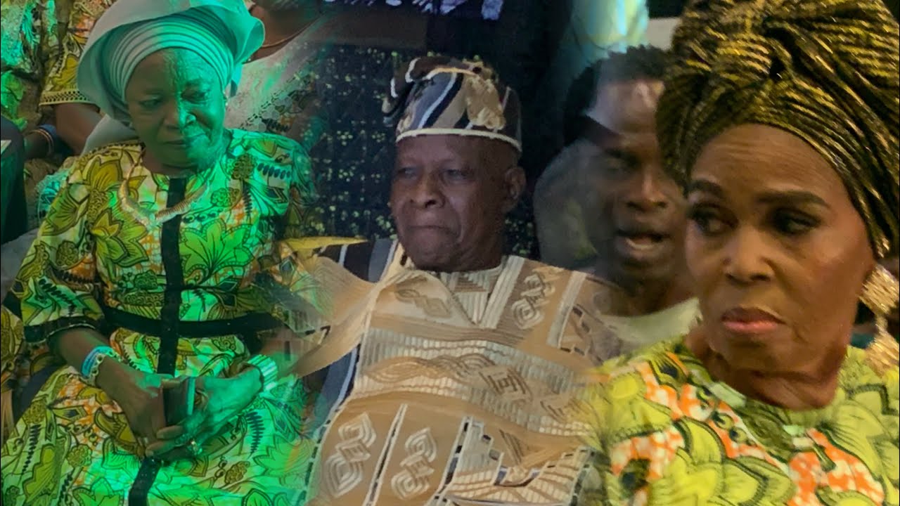 SEE HOW IYA GBONKAN & LOLA IDIJE HONORS BABA WANDE AT HIS 62 YEARS ON STAGE CELEBRATION