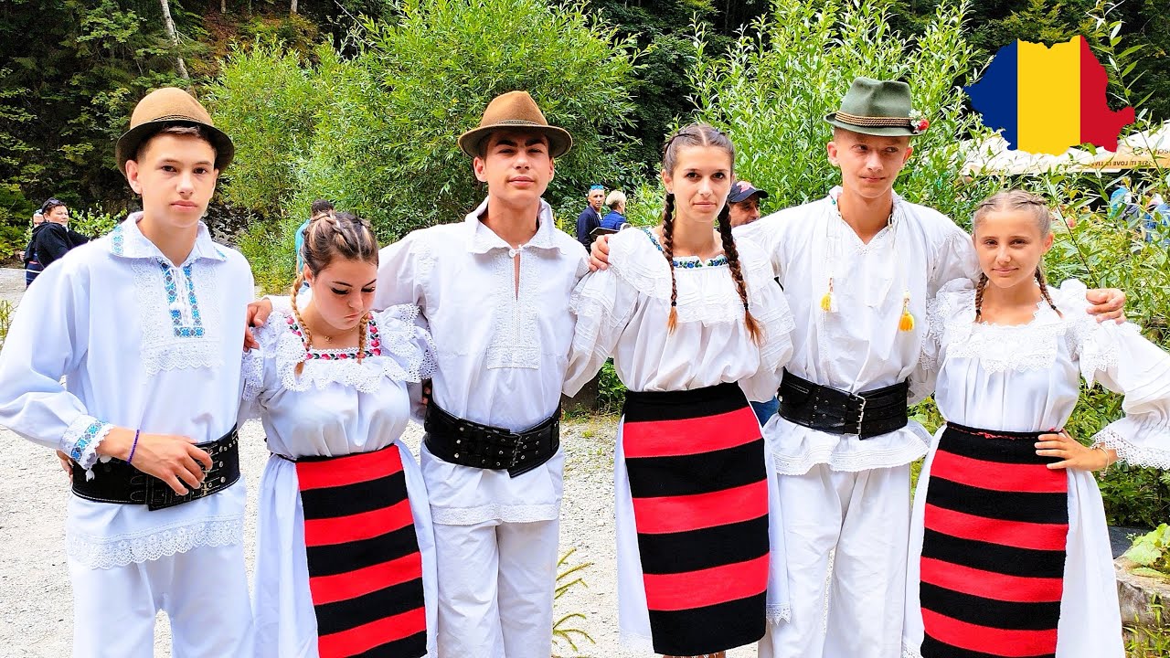 Petrecere maramureșeană la Mocăniță în Stația Paltin