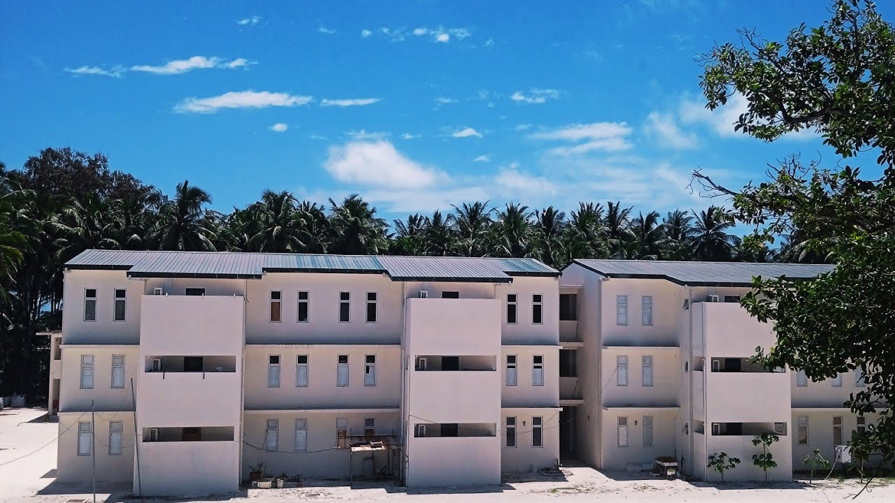 worker's room in maldives