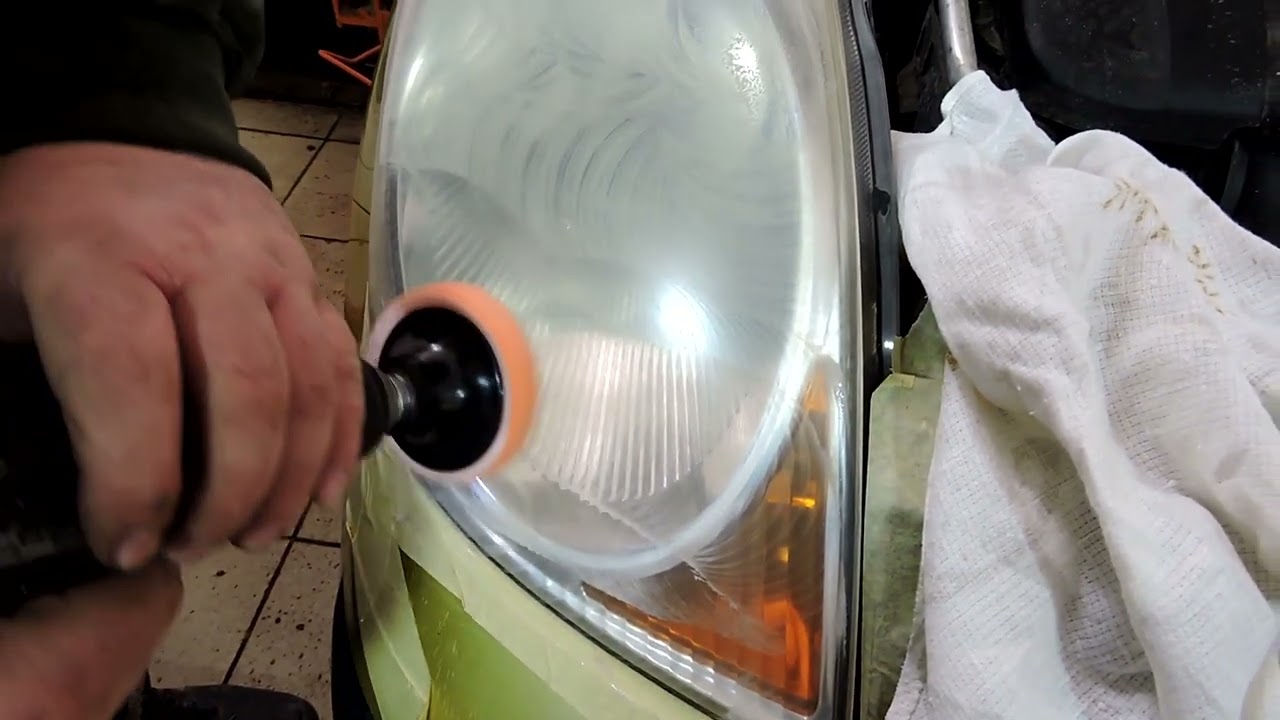 1668. Bemattult aut&oacute; 🚗 első l&aacute;mpa pol&iacute;roz&aacute;s.🛠👍 10 perc alatt.