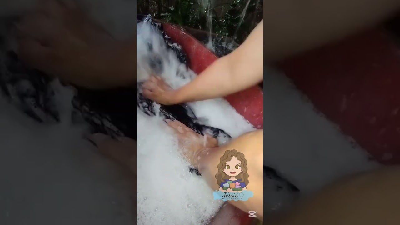 Muchas Espuma Bajo la Lluvia