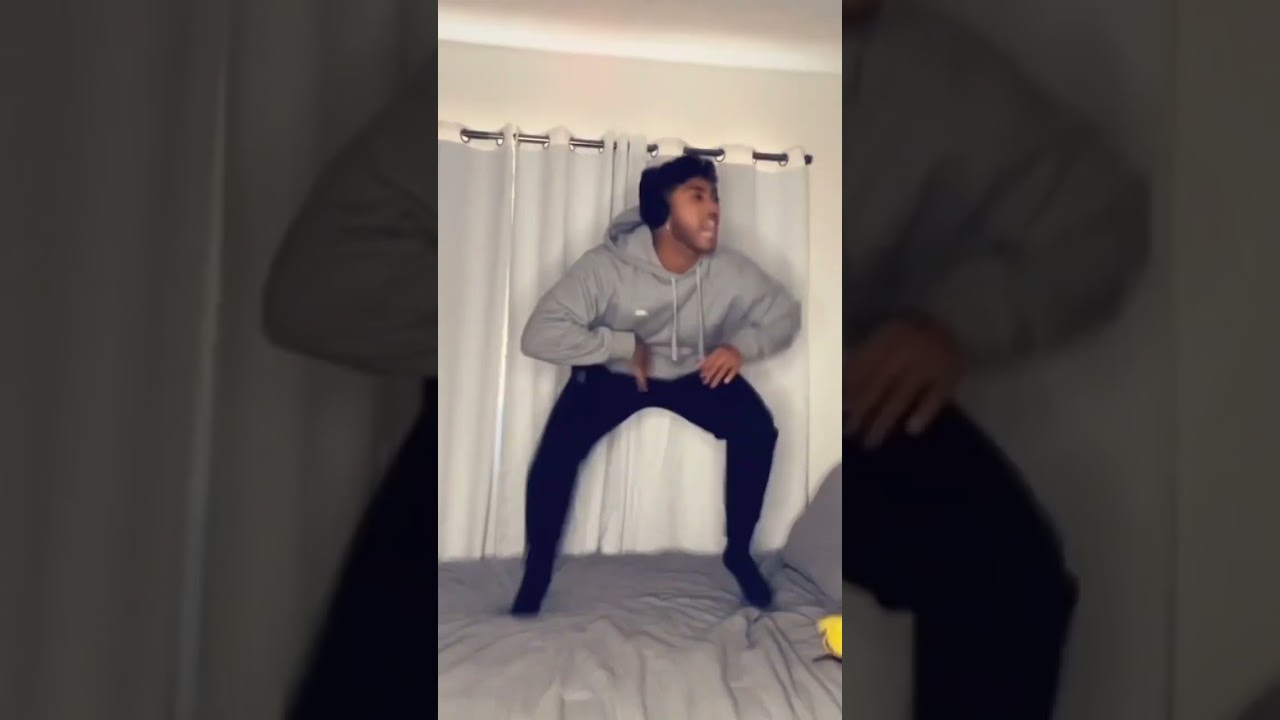 When the the Robber hides under your bed while listening to music&hellip;💀 #comedy #viral