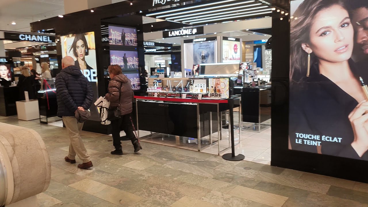 Stockholm, walking inside the NK mall (Nordiska Kompaniet) #58