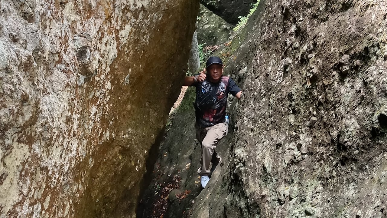 Jalur sumber mata air di gunung