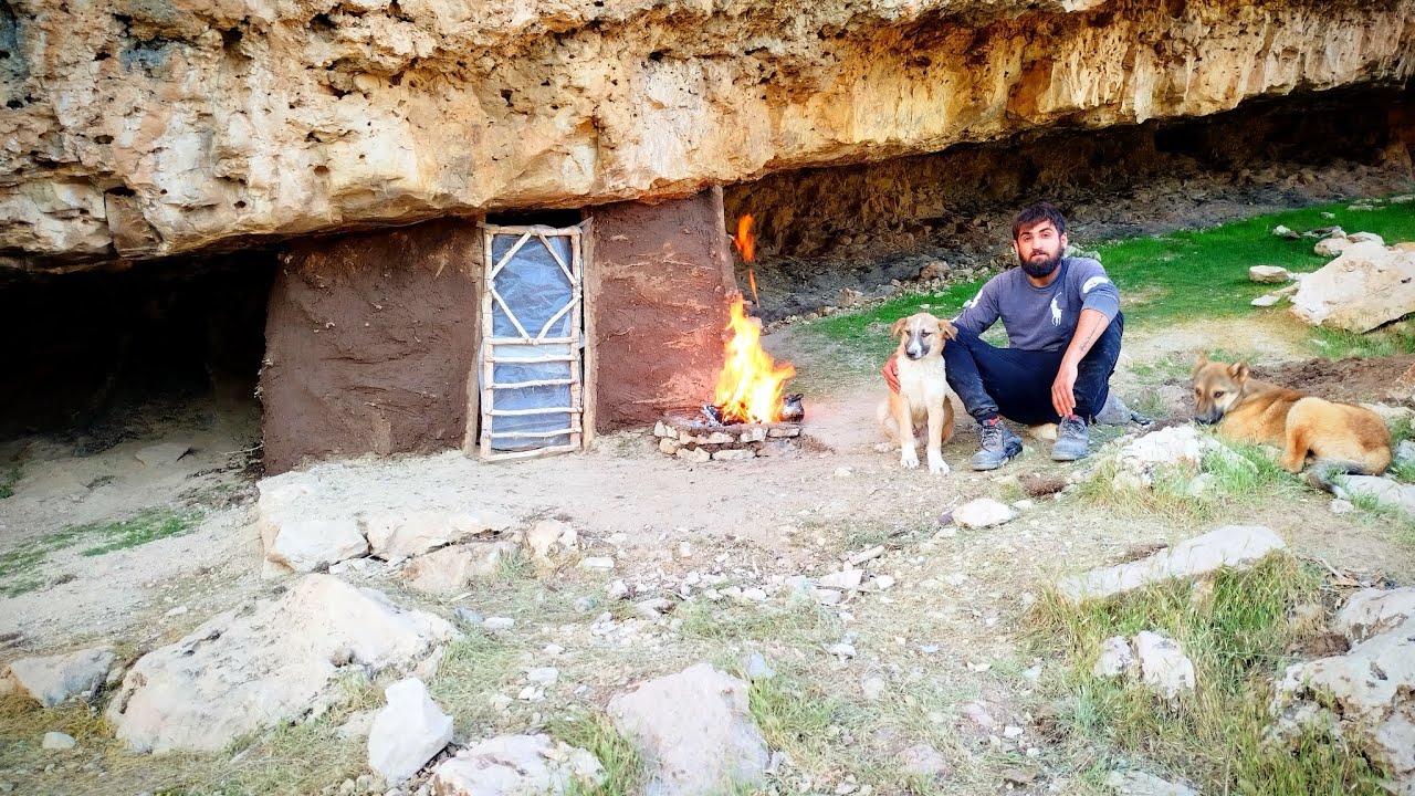 Я построил убежище под большим камнем.😳😍@mountainman-l3u