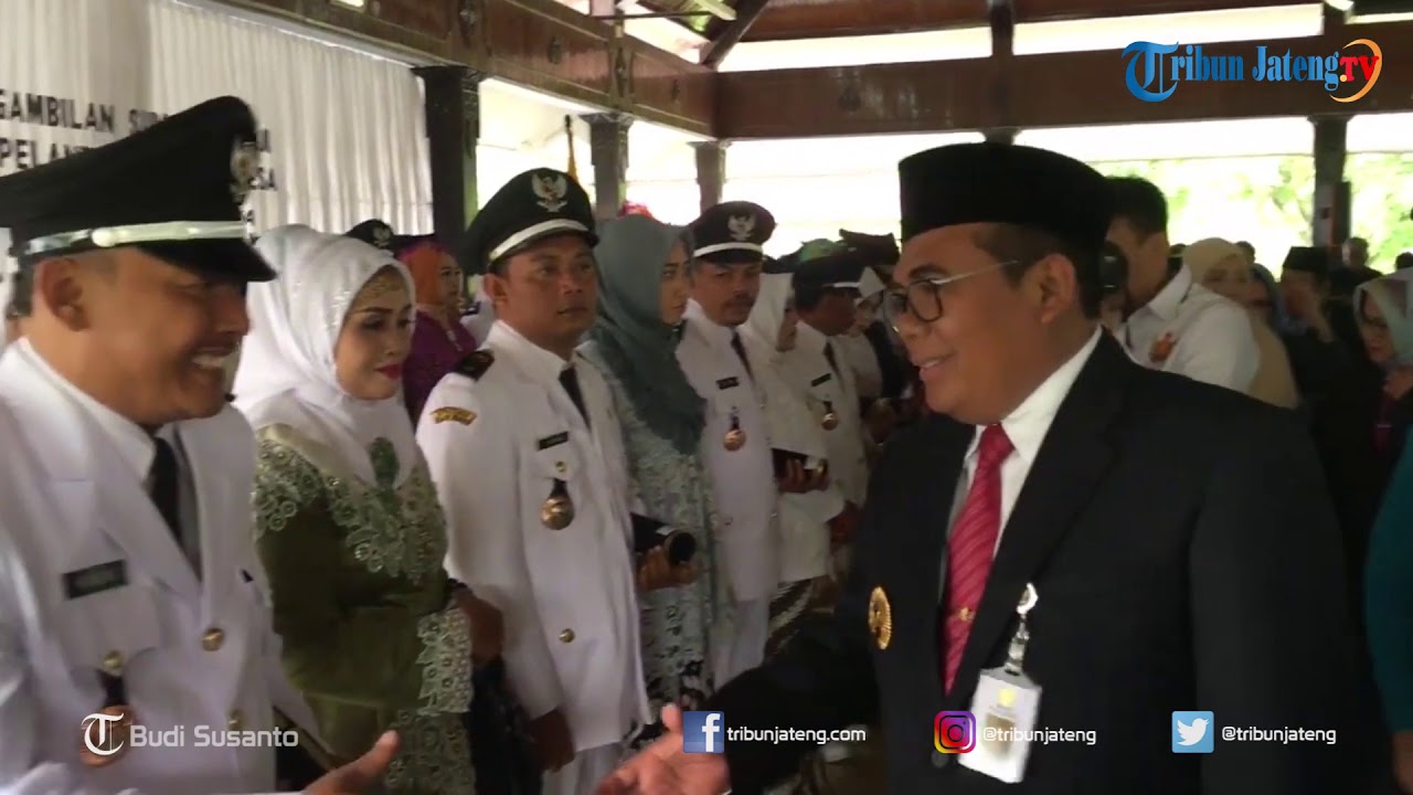 Bupati Pekalongan Lantik 33 Kepala Desa Baru di Pendopo Pemkab Pekalongan