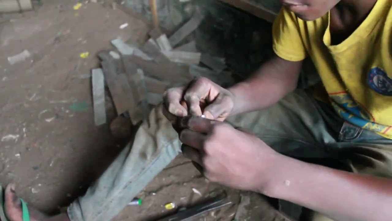 African Workshops: Donot Making Machine