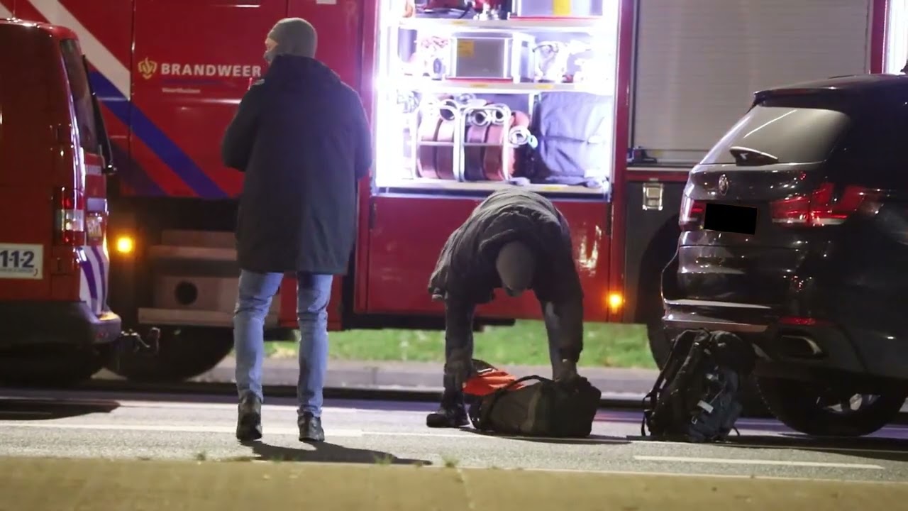 Dienst Speciale Interventies arresteert man op dak - Voorthuizen 01 12 2023
