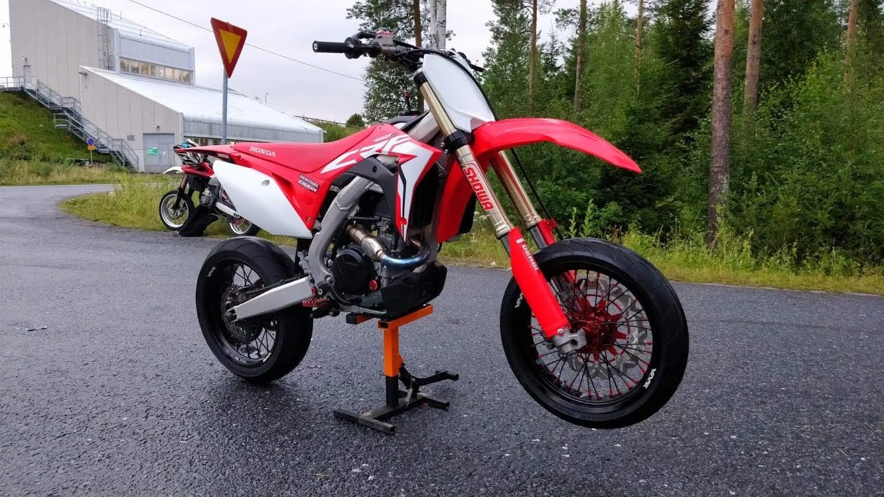 Testissä Honda CRF 450 Supermoto
